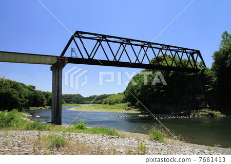 鐵橋 7681413