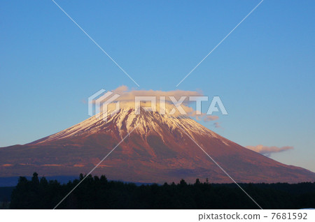Mount Fuji  7681592