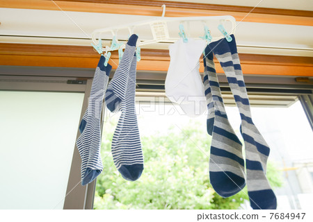 Indoor drying of laundry 7684947