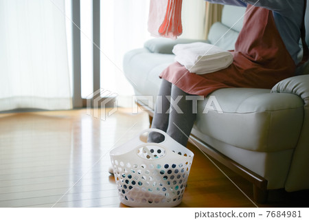 家庭主婦和洗衣店 7684981