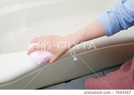 Bathroom cleaning 7684987