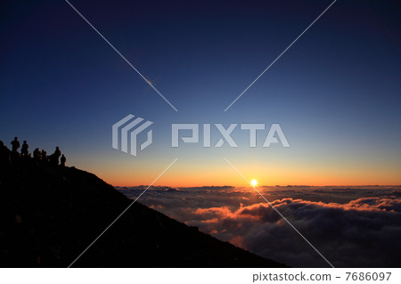 Magical light from Mt. Fuji peak 7686097