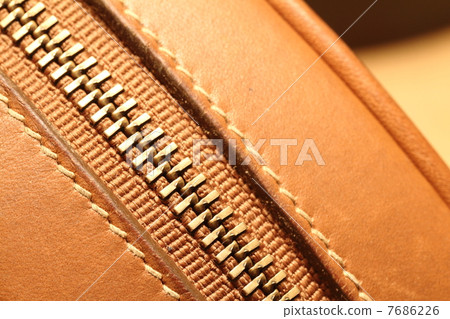 Fastener attached to leather / zipper 7686226