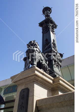 Nihonbashi Pillar's lion 7687636
