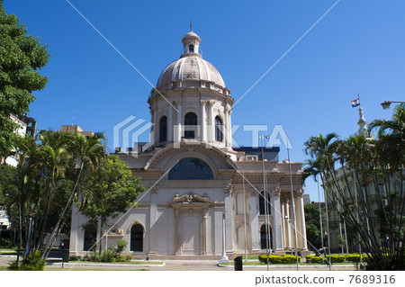 Mausoleum of Hero square 7689316