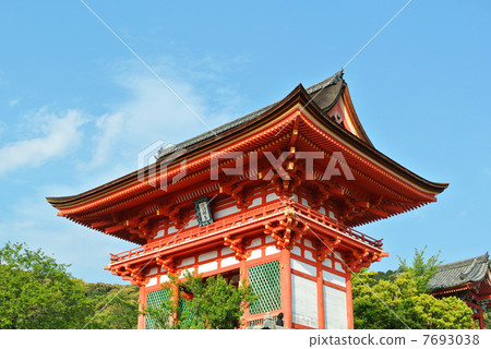 Kiyomizu Temple's Nioimon 02 7693038