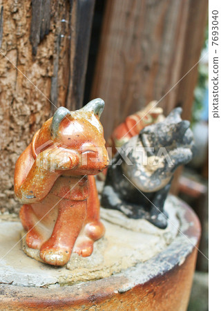 Tokoname Yaki's Cat Figurine Tokoname Yaki's Cat Figurine 7693040