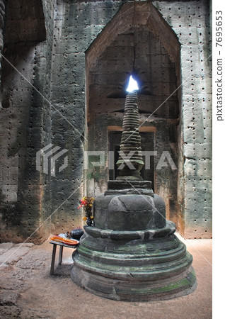 Puriyakan Puriyakan 7695653