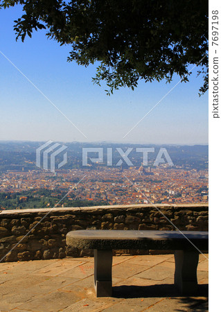 全景da Fiesole /長凳有一個好的看法 7697198
