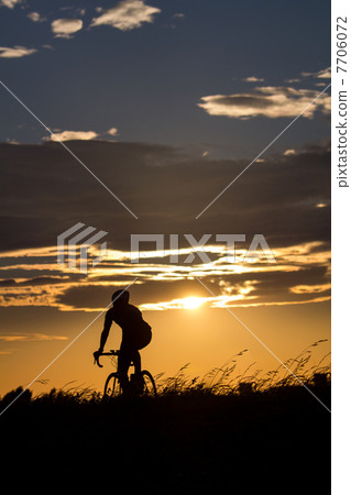 日落和公路賽車手 7706072