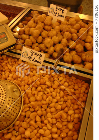 Pickled garlic 7706156