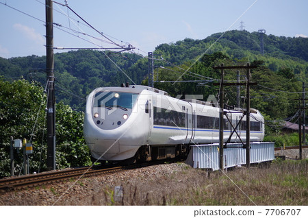 "Limited express Thunderbird" passing through the dead section heading for Wakura Onsen "Limited express Thunderbird" passing through the dead section heading for Wakura Onsen 7706707