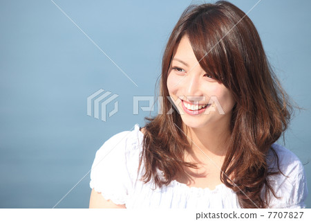 年輕的女士的肖像 年輕的女士的肖像 7707827