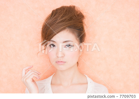 Young lady (summer) Young lady (summer) 7709703