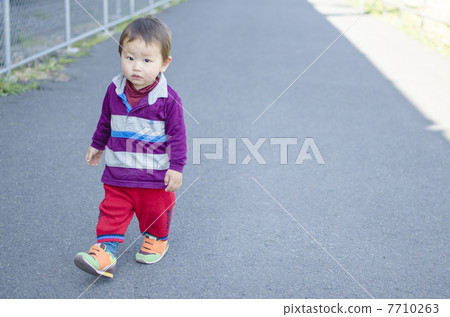 Walk for children 7710263