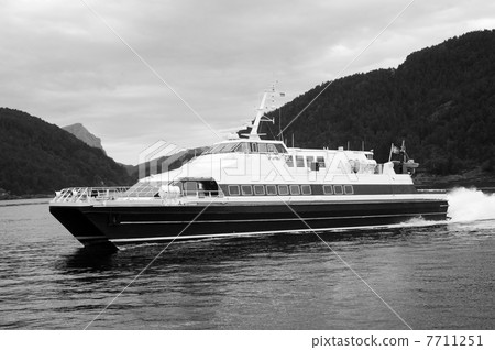 Passanger boat Passanger boat 7711251