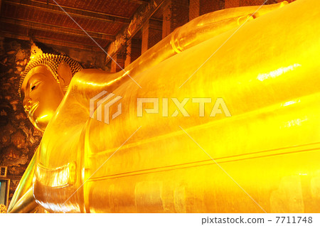 Reclining Buddha at Wat Pho 7711748