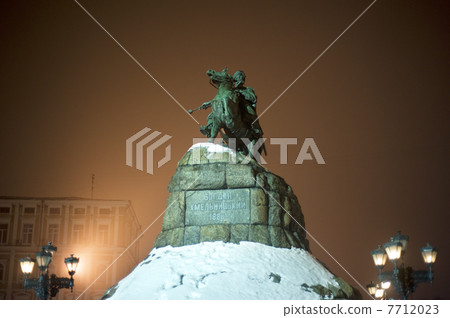 Bohdan Khmelnytsky monument 7712023
