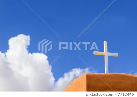 Santa Fe's blue sky 7712446