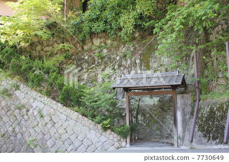 一扇門 一扇門 7730649