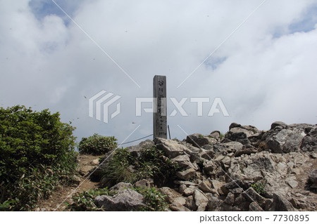 Tanigawadake mountain peak (Okino ear) 7730895