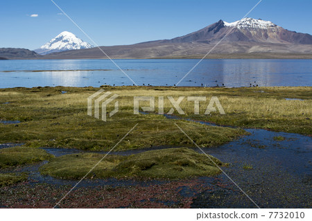 Lake Chunggara and Mount Sahama 7732010