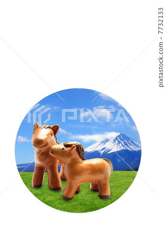Horse New Year's card (with transparent round window) Year's card | Fuji and parent and child of a grazing horse Horse New Year's card (with transparent round window) Year's card | Fuji and parent and child of a grazing horse 7732133