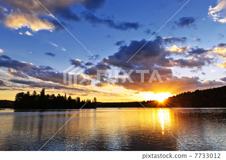 Lake sunset Lake sunset 7733012