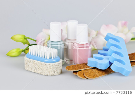 Pedicure accessories and tools 7733116