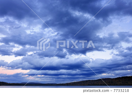 Cloudy dramatic sky 7733218