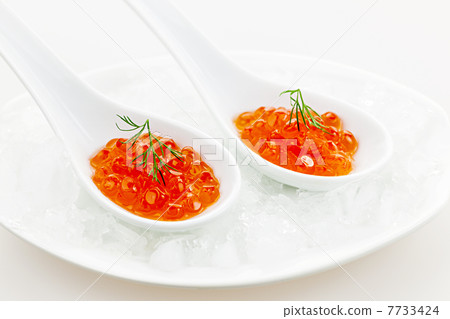 Caviar in spoons on ice Caviar in spoons on ice 7733424