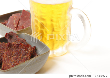 牛肉乾和馬克杯啤酒 牛肉乾和馬克杯啤酒 7733977