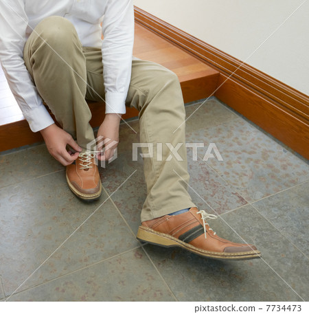 Men wearing shoes Men wearing shoes 7734473