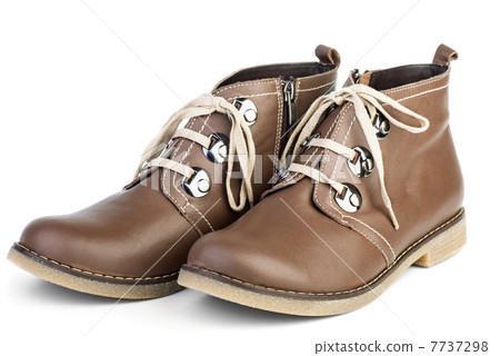 Pair of brown leather boots 7737298