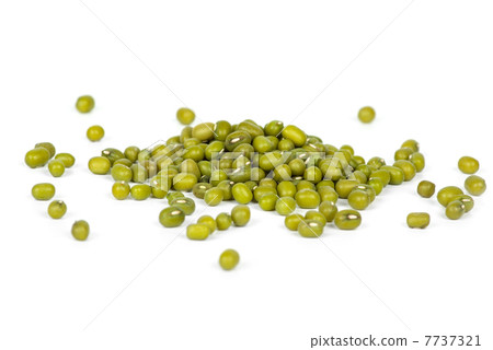 Green mung beans 7737321