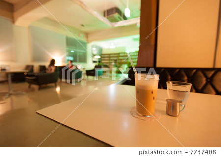 夜咖啡館 7737408