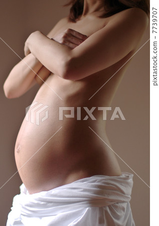 Maternity photo 7739707