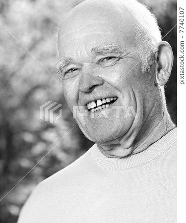 Monochrome potrait of happy elderly man Monochrome potrait of happy elderly man 7740107