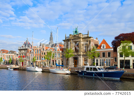 houses over canal in old Haarlem, Holland houses over canal in old Haarlem, Holland 7742015
