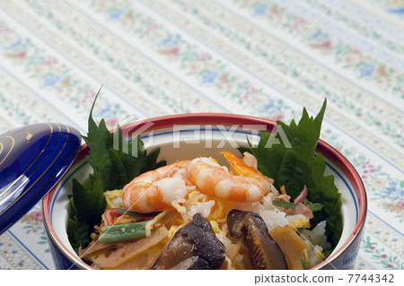 Japanese food. Rosa Sushi 7744342