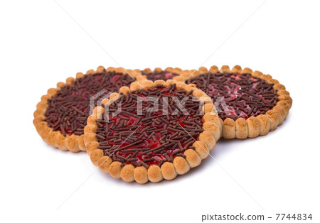 biscuits with jam isolated 7744834