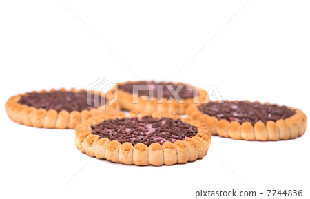 biscuits with jam isolated 7744836