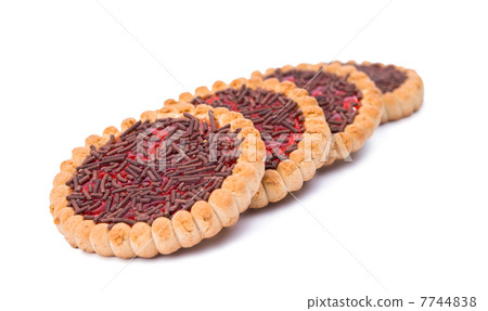 biscuits with jam isolated biscuits with jam isolated 7744838