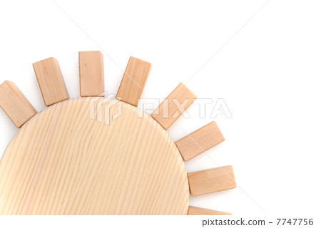 Making a sun with building blocks Making a sun with building blocks 7747756
