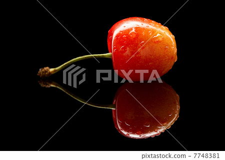 Macro of cherry 7748381