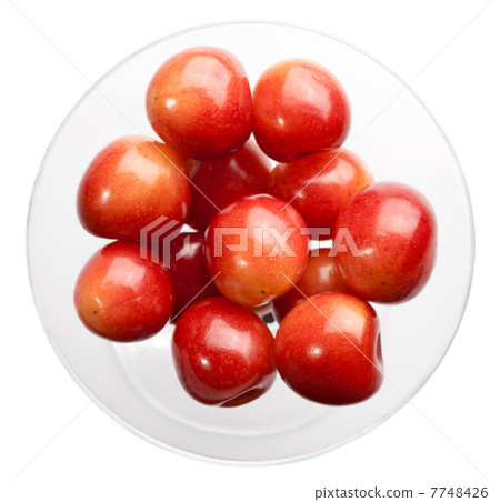 Yelliw cherry in glass bowl Yelliw cherry in glass bowl 7748426