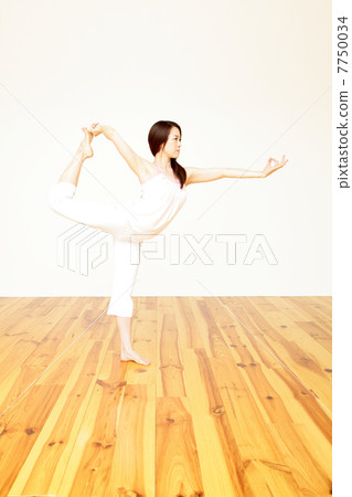 瑜伽,女性,瑜伽姿勢 瑜伽,女性,瑜伽姿勢 7750034