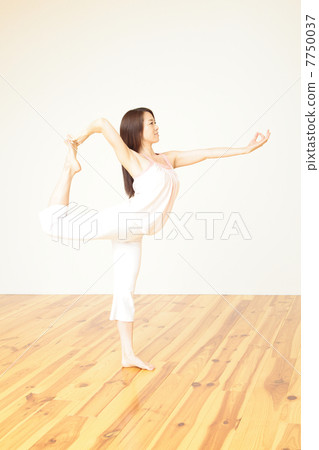 瑜伽,女性,瑜伽姿勢 瑜伽,女性,瑜伽姿勢 7750037