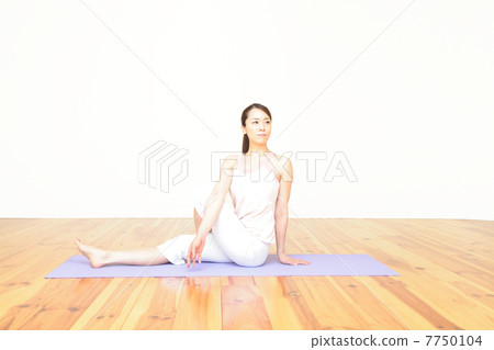 瑜伽,女性,瑜伽姿勢 瑜伽,女性,瑜伽姿勢 7750104
