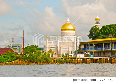 Old Mosque (Omar · Ali · Saifuden · Mosque) (Bandar Seri Begawan (BSB) / Brunei) 7750839